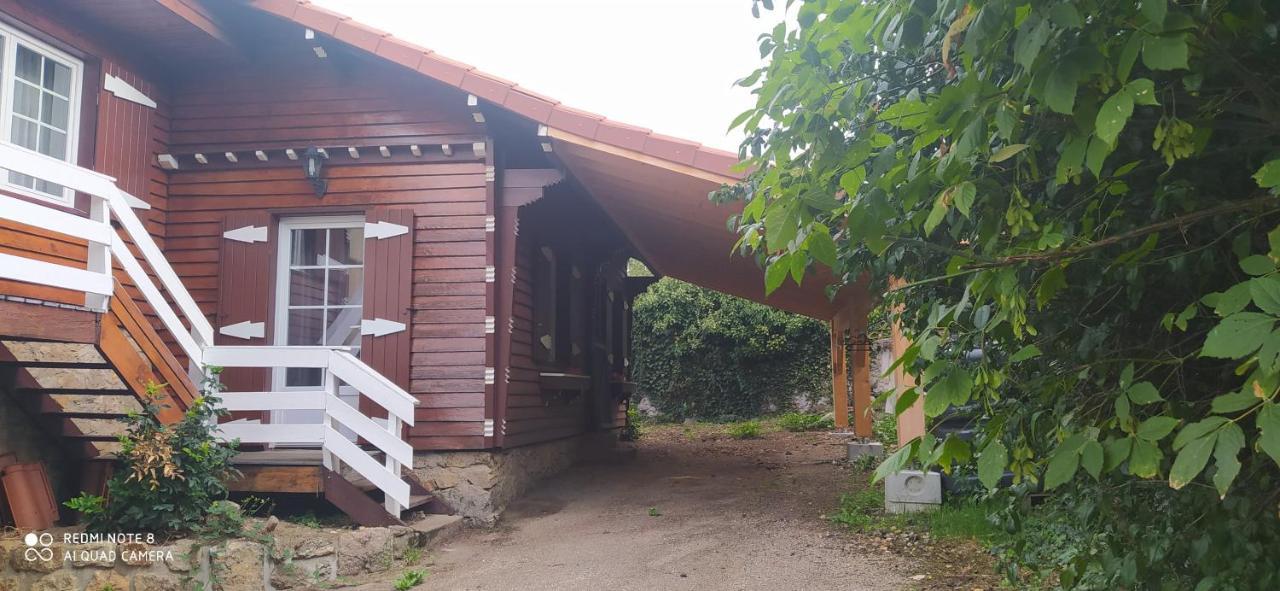 Logement Independant Attenant A Une Maison Dans Grand Jardin Retournac Экстерьер фото